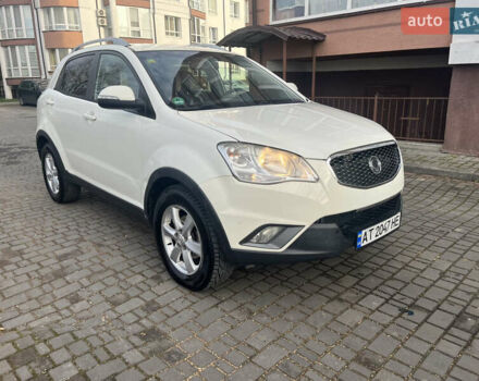 Белый Cанг Йонг Корандо, объемом двигателя 2 л и пробегом 220 тыс. км за 8400 $, фото 2 на Automoto.ua