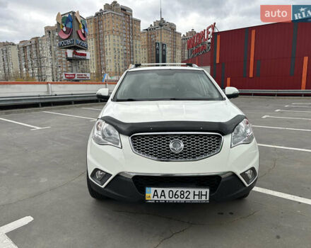 Білий Cанг Йонг Korando, об'ємом двигуна 2 л та пробігом 113 тис. км за 9200 $, фото 1 на Automoto.ua