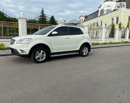 Білий Cанг Йонг Korando, об'ємом двигуна 2 л та пробігом 170 тис. км за 10500 $, фото 5 на Automoto.ua