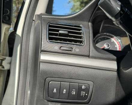 Білий Cанг Йонг Korando, об'ємом двигуна 2 л та пробігом 158 тис. км за 9200 $, фото 16 на Automoto.ua
