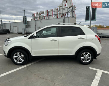 Білий Cанг Йонг Korando, об'ємом двигуна 2 л та пробігом 113 тис. км за 9200 $, фото 2 на Automoto.ua