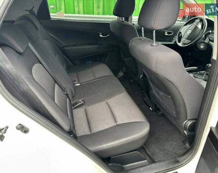 Білий Cанг Йонг Korando, об'ємом двигуна 2 л та пробігом 113 тис. км за 9200 $, фото 8 на Automoto.ua