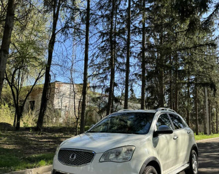 Білий Cанг Йонг Korando, об'ємом двигуна 2 л та пробігом 158 тис. км за 9200 $, фото 3 на Automoto.ua