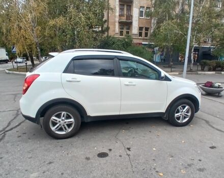 Cанг Йонг Korando 2012 у Новомосковске на Automoto.ua Білий Cанг Йонг Korando, об'ємом двигуна 2 л та пробігом 77 тис. км за 9500 $, фото 5 на Automoto.ua
