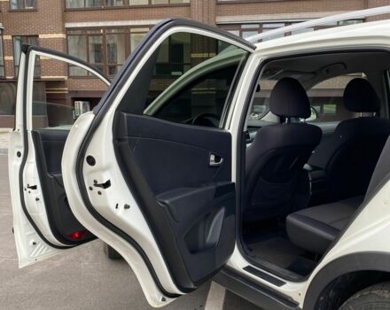 Білий Cанг Йонг Korando, об'ємом двигуна 0 л та пробігом 229 тис. км за 9500 $, фото 5 на Automoto.ua