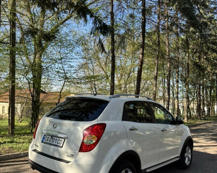Білий Cанг Йонг Korando, об'ємом двигуна 2 л та пробігом 158 тис. км за 9200 $, фото 6 на Automoto.ua