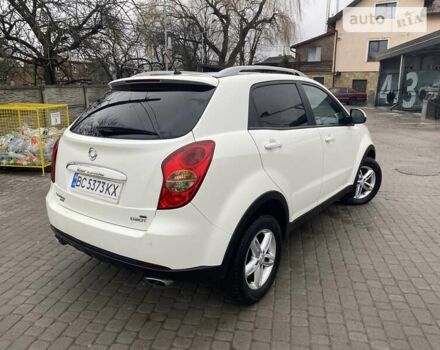 Білий Cанг Йонг Korando, об'ємом двигуна 2 л та пробігом 128 тис. км за 9600 $, фото 4 на Automoto.ua