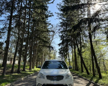 Білий Cанг Йонг Korando, об'ємом двигуна 2 л та пробігом 158 тис. км за 9200 $, фото 2 на Automoto.ua
