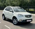 Белый Cанг Йонг Корандо, объемом двигателя 2 л и пробегом 111 тыс. км за 9500 $, фото 1 на Automoto.ua