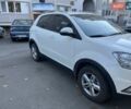 Белый Cанг Йонг Корандо, объемом двигателя 2 л и пробегом 160 тыс. км за 9000 $, фото 1 на Automoto.ua
