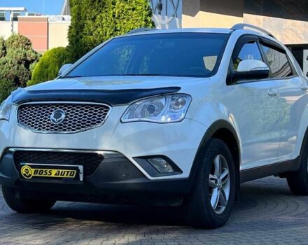 Белый Cанг Йонг Корандо, объемом двигателя 2.3 л и пробегом 155 тыс. км за 9800 $, фото 2 на Automoto.ua