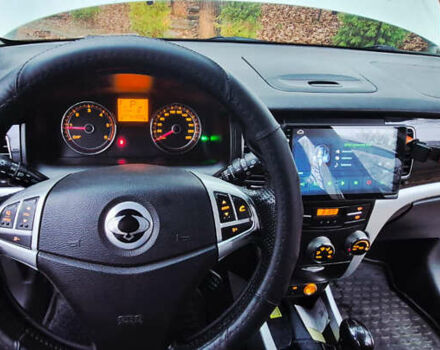 Белый Cанг Йонг Корандо, объемом двигателя 2 л и пробегом 104 тыс. км за 9900 $, фото 12 на Automoto.ua