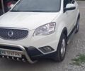 Белый Cанг Йонг Корандо, объемом двигателя 2 л и пробегом 170 тыс. км за 8800 $, фото 1 на Automoto.ua