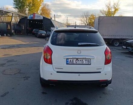 Белый Cанг Йонг Корандо, объемом двигателя 2 л и пробегом 216 тыс. км за 12000 $, фото 5 на Automoto.ua