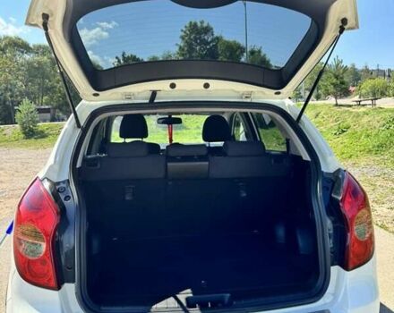 Білий Cанг Йонг Korando, об'ємом двигуна 2 л та пробігом 127 тис. км за 9700 $, фото 11 на Automoto.ua