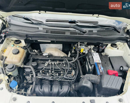 Білий Cанг Йонг Korando, об'ємом двигуна 2 л та пробігом 164 тис. км за 8100 $, фото 11 на Automoto.ua