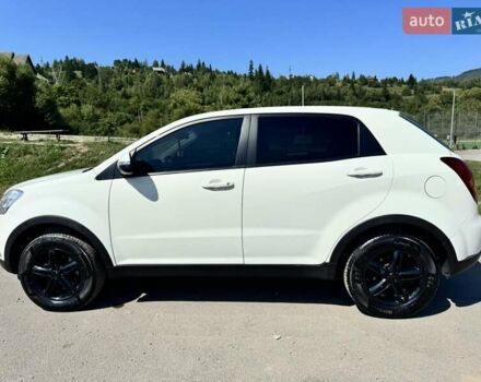 Білий Cанг Йонг Korando, об'ємом двигуна 2 л та пробігом 127 тис. км за 9700 $, фото 9 на Automoto.ua