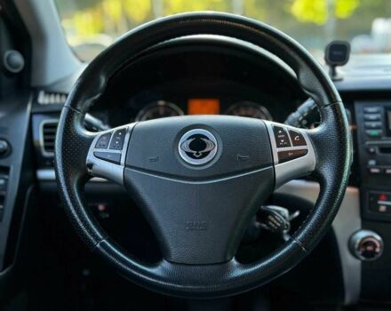 Белый Cанг Йонг Корандо, объемом двигателя 2.3 л и пробегом 155 тыс. км за 9800 $, фото 9 на Automoto.ua