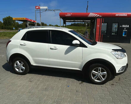 Білий Cанг Йонг Korando, об'ємом двигуна 2 л та пробігом 156 тис. км за 8500 $, фото 3 на Automoto.ua