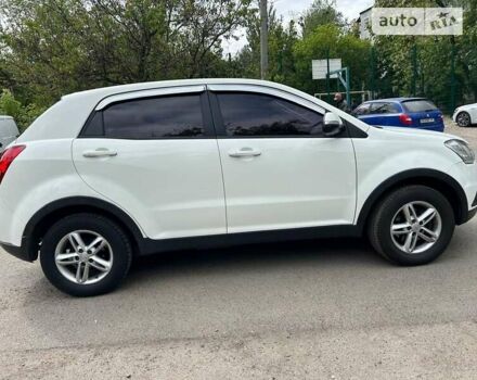 Білий Cанг Йонг Korando, об'ємом двигуна 2 л та пробігом 158 тис. км за 8600 $, фото 1 на Automoto.ua