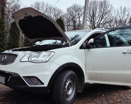 Белый Cанг Йонг Корандо, объемом двигателя 2 л и пробегом 104 тыс. км за 9900 $, фото 6 на Automoto.ua