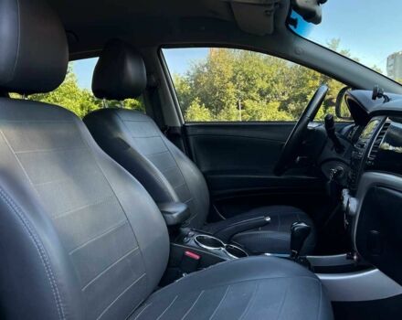 Белый Cанг Йонг Корандо, объемом двигателя 2.3 л и пробегом 155 тыс. км за 9800 $, фото 17 на Automoto.ua