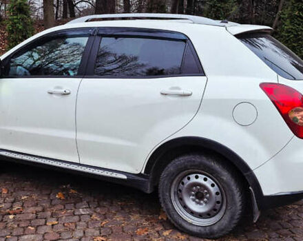 Белый Cанг Йонг Корандо, объемом двигателя 2 л и пробегом 104 тыс. км за 9900 $, фото 5 на Automoto.ua