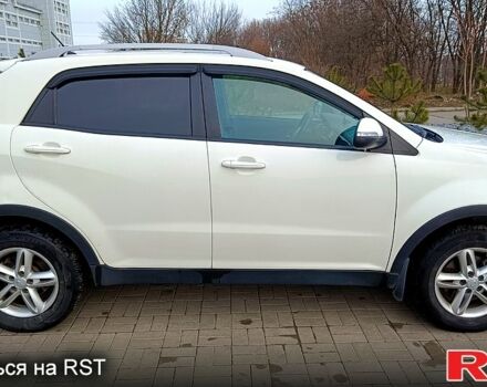 Білий Cанг Йонг Korando, об'ємом двигуна 2 л та пробігом 144 тис. км за 10000 $, фото 2 на Automoto.ua