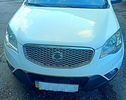 Білий Cанг Йонг Korando, об'ємом двигуна 2 л та пробігом 153 тис. км за 8900 $, фото 1 на Automoto.ua