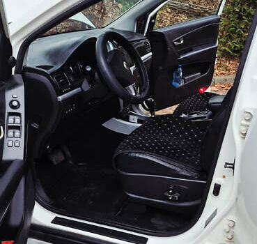 Белый Cанг Йонг Корандо, объемом двигателя 2 л и пробегом 104 тыс. км за 9900 $, фото 9 на Automoto.ua