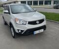 Белый Cанг Йонг Корандо, объемом двигателя 2 л и пробегом 122 тыс. км за 9400 $, фото 3 на Automoto.ua