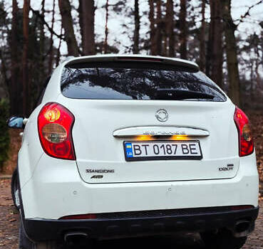 Белый Cанг Йонг Корандо, объемом двигателя 2 л и пробегом 104 тыс. км за 9900 $, фото 3 на Automoto.ua