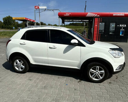 Білий Cанг Йонг Korando, об'ємом двигуна 2 л та пробігом 155 тис. км за 10800 $, фото 6 на Automoto.ua
