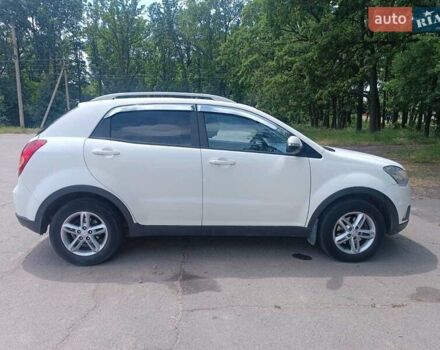 Белый Cанг Йонг Корандо, объемом двигателя 2 л и пробегом 174 тыс. км за 9000 $, фото 7 на Automoto.ua