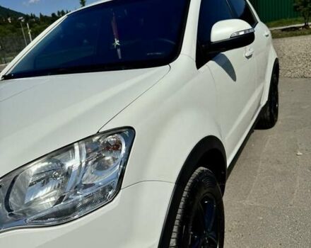 Білий Cанг Йонг Korando, об'ємом двигуна 2 л та пробігом 127 тис. км за 9700 $, фото 8 на Automoto.ua