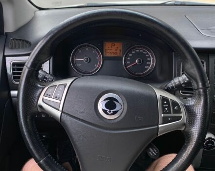 Белый Cанг Йонг Корандо, объемом двигателя 2 л и пробегом 229 тыс. км за 7400 $, фото 3 на Automoto.ua