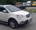 Белый Cанг Йонг Корандо, объемом двигателя 2 л и пробегом 170 тыс. км за 8800 $, фото 1 на Automoto.ua