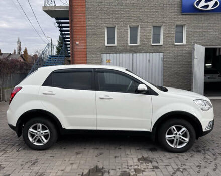 Білий Cанг Йонг Korando, об'ємом двигуна 2 л та пробігом 205 тис. км за 8000 $, фото 2 на Automoto.ua