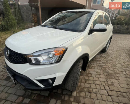 Білий Cанг Йонг Korando, об'ємом двигуна 2 л та пробігом 140 тис. км за 9000 $, фото 6 на Automoto.ua
