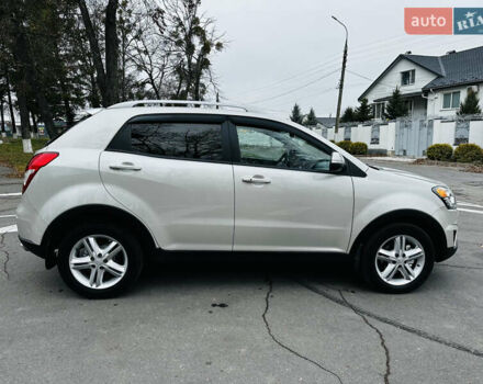 Білий Cанг Йонг Korando, об'ємом двигуна 2 л та пробігом 83 тис. км за 9800 $, фото 6 на Automoto.ua