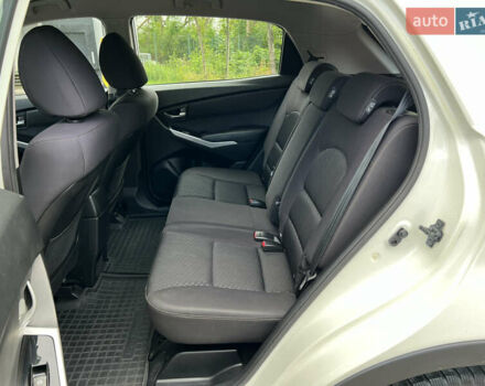 Білий Cанг Йонг Korando, об'ємом двигуна 2 л та пробігом 109 тис. км за 9500 $, фото 14 на Automoto.ua