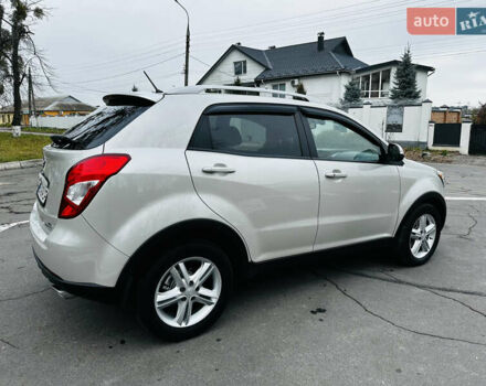 Білий Cанг Йонг Korando, об'ємом двигуна 2 л та пробігом 83 тис. км за 9800 $, фото 7 на Automoto.ua