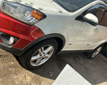 Белый Cанг Йонг Корандо, объемом двигателя 2 л и пробегом 150 тыс. км за 5900 $, фото 3 на Automoto.ua