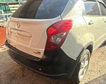 Білий Cанг Йонг Korando, об'ємом двигуна 2 л та пробігом 150 тис. км за 6700 $, фото 2 на Automoto.ua