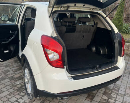Білий Cанг Йонг Korando, об'ємом двигуна 2 л та пробігом 140 тис. км за 9000 $, фото 4 на Automoto.ua