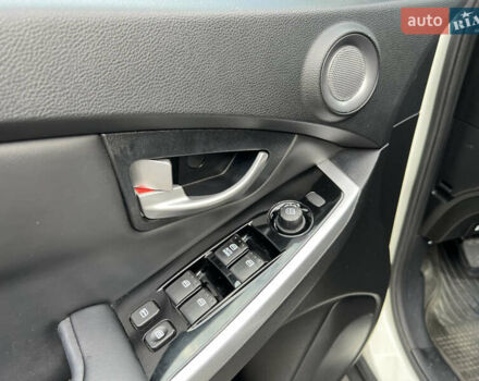 Білий Cанг Йонг Korando, об'ємом двигуна 2 л та пробігом 109 тис. км за 9500 $, фото 16 на Automoto.ua