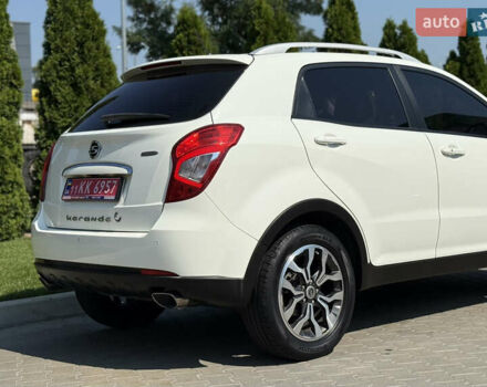 Білий Cанг Йонг Korando, об'ємом двигуна 2.2 л та пробігом 115 тис. км за 11900 $, фото 7 на Automoto.ua