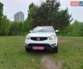 Белый Cанг Йонг Корандо, объемом двигателя 2.2 л и пробегом 112 тыс. км за 12000 $, фото 8 на Automoto.ua