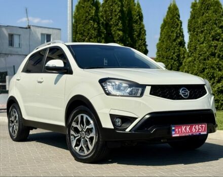 Білий Cанг Йонг Korando, об'ємом двигуна 2.2 л та пробігом 115 тис. км за 11900 $, фото 6 на Automoto.ua