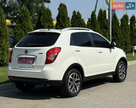 Білий Cанг Йонг Korando, об'ємом двигуна 2.2 л та пробігом 115 тис. км за 11900 $, фото 5 на Automoto.ua